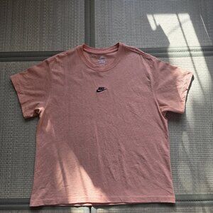 Nike Sportswear Premium Essentials Size XL Men's T-Shirt Salmon